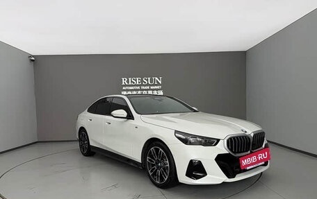 BMW 5 серия, 2024 год, 5 502 454 рублей, 3 фотография