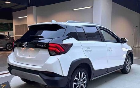 Toyota Yaris, 2022 год, 1 300 000 рублей, 7 фотография