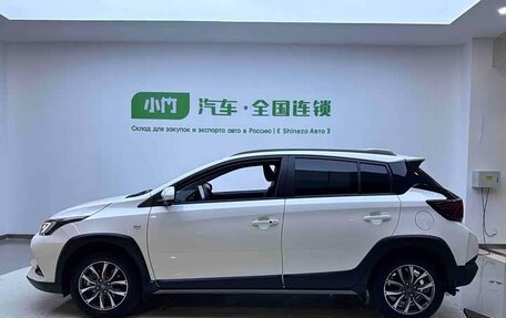 Toyota Yaris, 2022 год, 1 300 000 рублей, 11 фотография