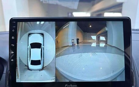 Toyota Yaris, 2022 год, 1 300 000 рублей, 12 фотография