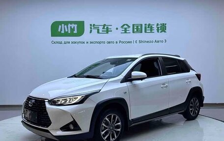 Toyota Yaris, 2022 год, 1 300 000 рублей, 5 фотография