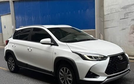 Toyota Yaris, 2022 год, 1 450 000 рублей, 5 фотография