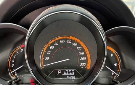 Toyota Yaris, 2022 год, 1 450 000 рублей, 10 фотография