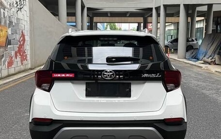 Toyota Yaris, 2022 год, 1 450 000 рублей, 11 фотография