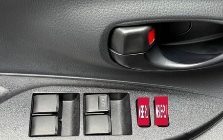 Toyota Yaris, 2022 год, 1 450 000 рублей, 20 фотография