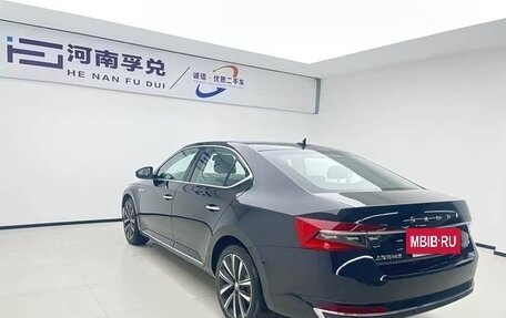 Skoda Superb III рестайлинг, 2024 год, 2 400 000 рублей, 4 фотография