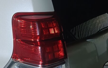 Toyota Land Cruiser Prado 150 рестайлинг 2, 2010 год, 2 640 000 рублей, 6 фотография