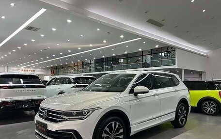 Volkswagen Tiguan II, 2025 год, 3 808 261 рублей, 1 фотография