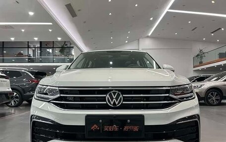 Volkswagen Tiguan II, 2025 год, 3 808 261 рублей, 2 фотография