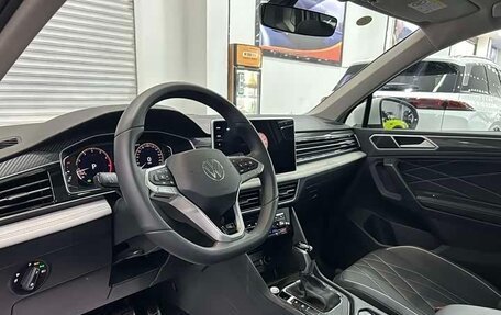 Volkswagen Tiguan II, 2025 год, 3 808 261 рублей, 5 фотография