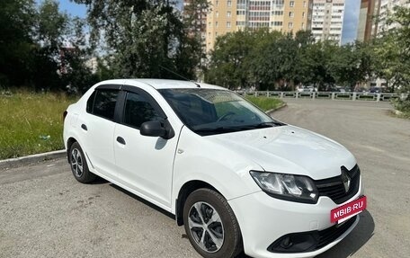 Renault Logan II, 2015 год, 535 000 рублей, 3 фотография