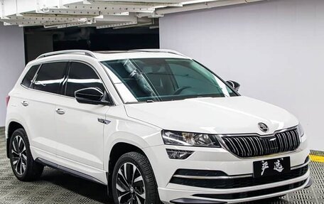Skoda Karoq I, 2022 год, 1 980 000 рублей, 3 фотография