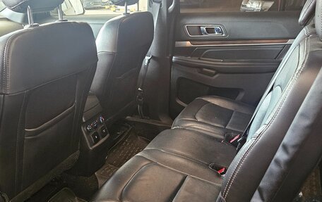 Ford Explorer VI, 2018 год, 1 710 000 рублей, 5 фотография