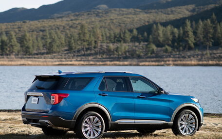 Ford Explorer VI, 2022 год, 4 000 000 рублей, 4 фотография