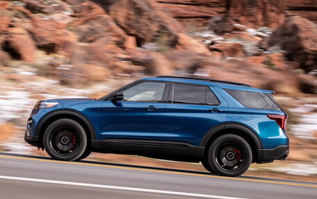 Ford Explorer VI, 2022 год, 4 000 000 рублей, 2 фотография