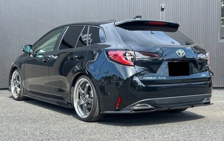 Toyota Corolla, 2022 год, 1 350 000 рублей, 5 фотография