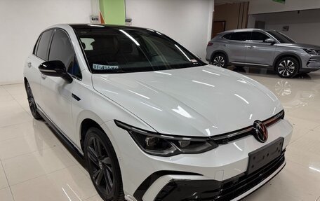 Volkswagen Golf VIII, 2022 год, 1 950 000 рублей, 2 фотография