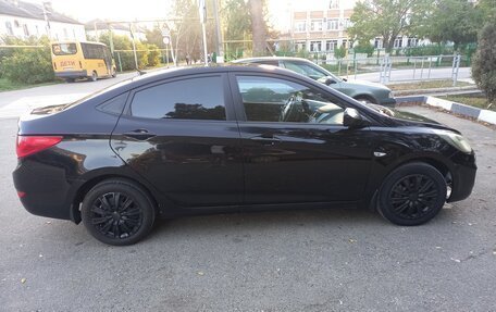 Hyundai Solaris II рестайлинг, 2012 год, 640 000 рублей, 3 фотография