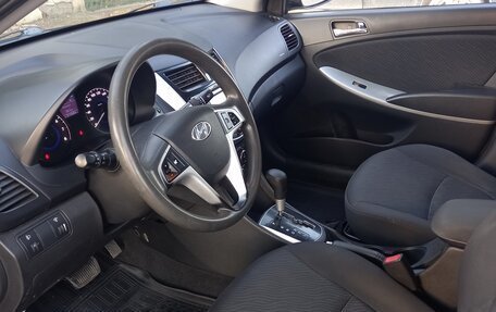 Hyundai Solaris II рестайлинг, 2012 год, 640 000 рублей, 10 фотография