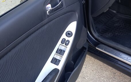 Hyundai Solaris II рестайлинг, 2012 год, 640 000 рублей, 9 фотография