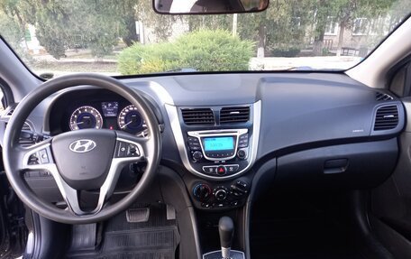 Hyundai Solaris II рестайлинг, 2012 год, 640 000 рублей, 11 фотография