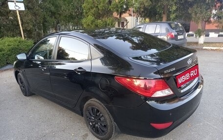 Hyundai Solaris II рестайлинг, 2012 год, 640 000 рублей, 6 фотография