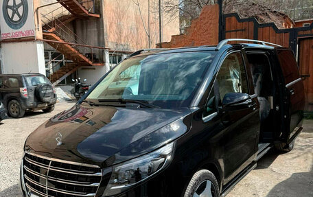 Mercedes-Benz V-Класс, 2026 год, 15 990 000 рублей, 1 фотография