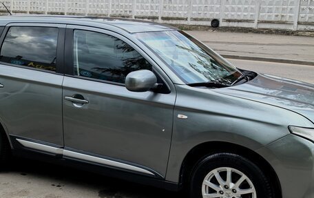 Mitsubishi Outlander III рестайлинг 3, 2012 год, 990 000 рублей, 3 фотография