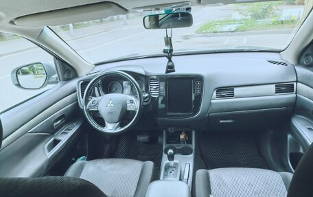 Mitsubishi Outlander III рестайлинг 3, 2012 год, 990 000 рублей, 9 фотография