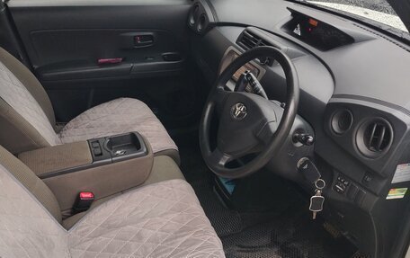 Toyota bB II рестайлинг, 2010 год, 800 000 рублей, 20 фотография