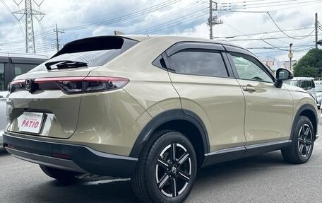 Honda Vezel, 2022 год, 1 930 000 рублей, 6 фотография