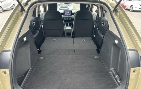 Honda Vezel, 2022 год, 1 930 000 рублей, 12 фотография