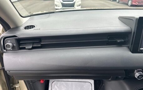 Honda Vezel, 2022 год, 1 930 000 рублей, 16 фотография
