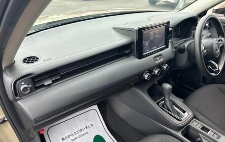Honda Vezel, 2022 год, 1 930 000 рублей, 14 фотография