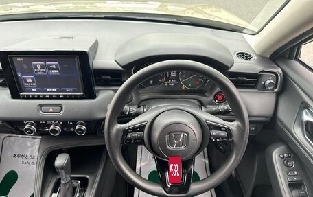 Honda Vezel, 2022 год, 1 930 000 рублей, 9 фотография