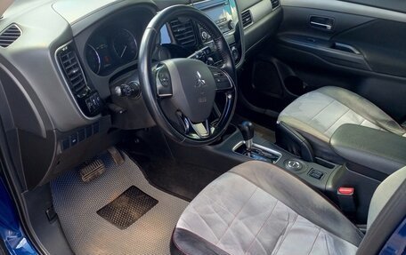 Mitsubishi Outlander III рестайлинг 3, 2015 год, 1 650 000 рублей, 5 фотография