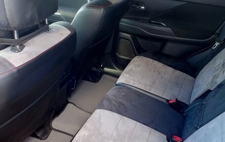 Mitsubishi Outlander III рестайлинг 3, 2015 год, 1 650 000 рублей, 8 фотография