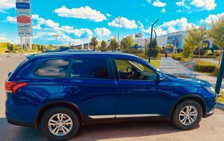 Mitsubishi Outlander III рестайлинг 3, 2015 год, 1 650 000 рублей, 3 фотография
