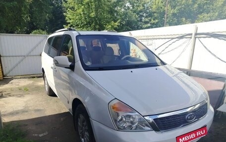 KIA Carnival III, 2010 год, 1 490 000 рублей, 1 фотография