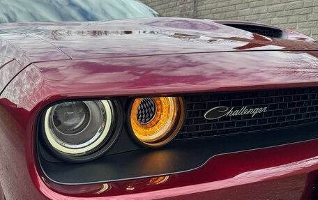 Dodge Challenger III рестайлинг 2, 2020 год, 7 500 000 рублей, 2 фотография