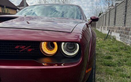 Dodge Challenger III рестайлинг 2, 2020 год, 7 500 000 рублей, 4 фотография