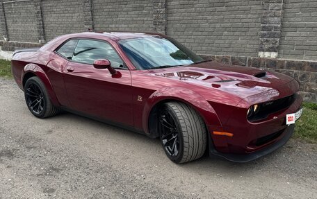 Dodge Challenger III рестайлинг 2, 2020 год, 7 500 000 рублей, 6 фотография