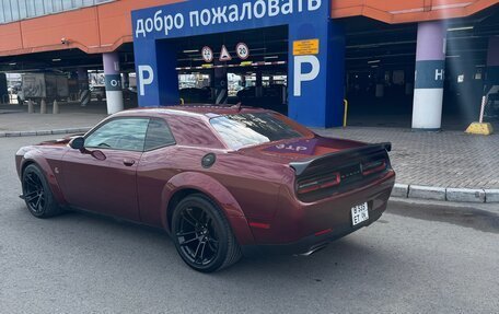 Dodge Challenger III рестайлинг 2, 2020 год, 7 500 000 рублей, 10 фотография