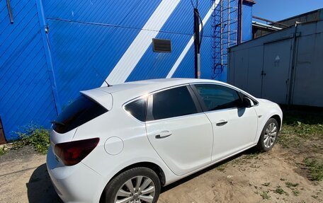 Opel Astra J, 2011 год, 540 000 рублей, 3 фотография