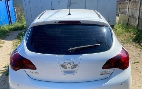 Opel Astra J, 2011 год, 540 000 рублей, 2 фотография