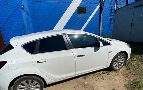 Opel Astra J, 2011 год, 540 000 рублей, 11 фотография