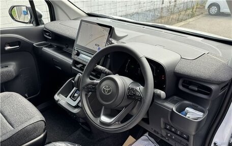 Toyota Sienta, 2026 год, 2 300 000 рублей, 8 фотография
