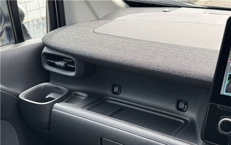Toyota Sienta, 2026 год, 2 300 000 рублей, 21 фотография