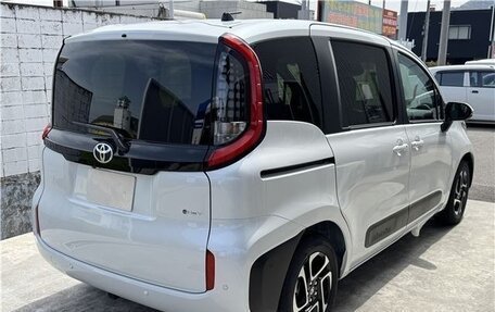 Toyota Sienta, 2026 год, 2 300 000 рублей, 27 фотография