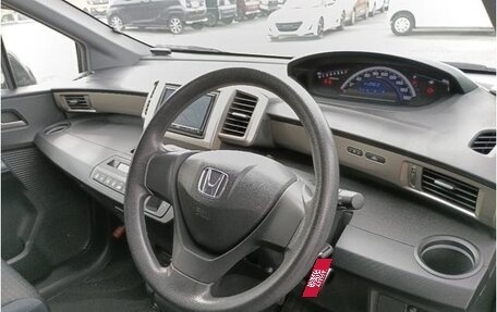 Honda Freed I, 2012 год, 850 000 рублей, 14 фотография